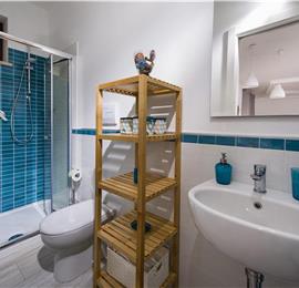 3 bedroom villa with jacuzzi, Castellammare del Golfo, sleeps 4-6